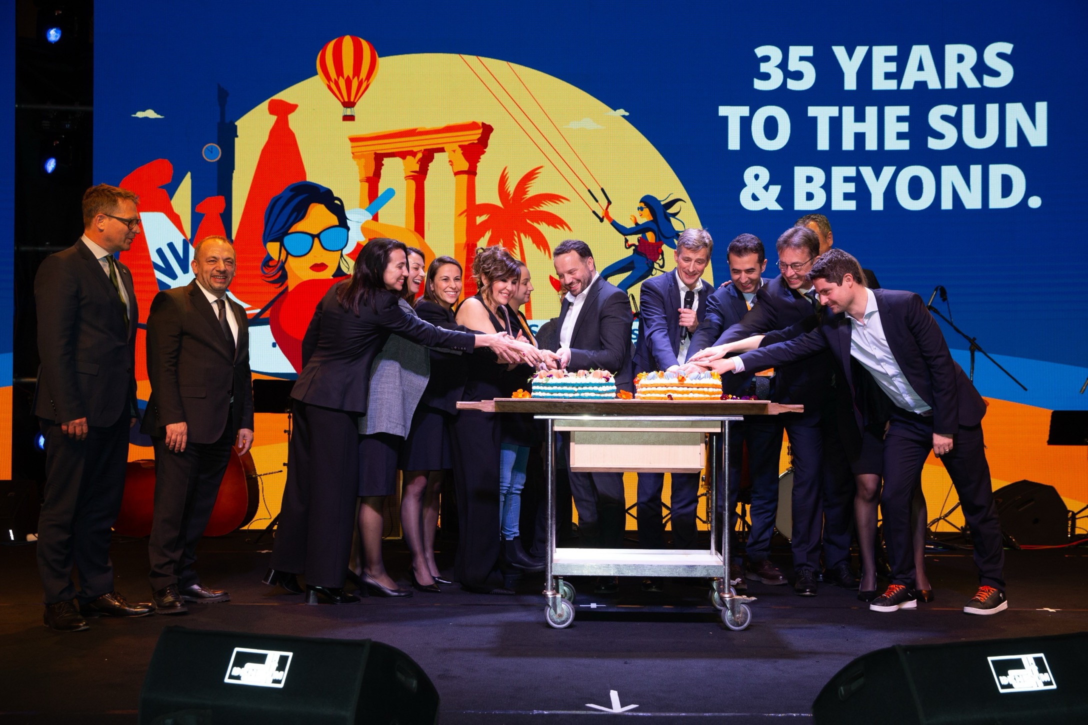 TRAVEL INDUSTRY CELEBRATES 35th ANNIVERSARY OF SUNEXPRESS